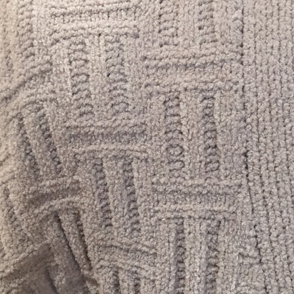 NATORI LONG PLUSH ROBE - Picture 4 of 8